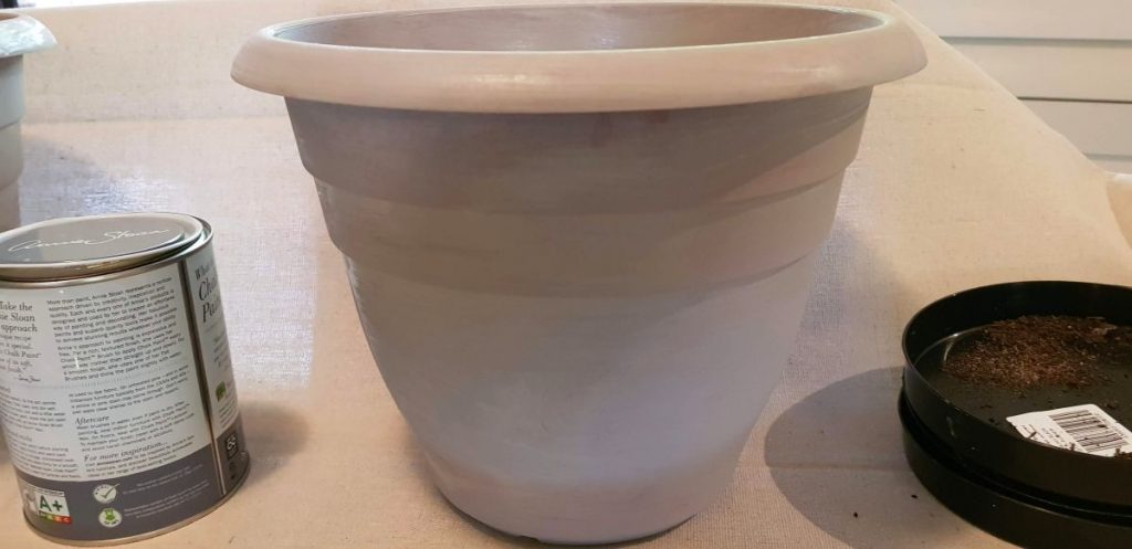Plastic pots made to look so different with chalk paint