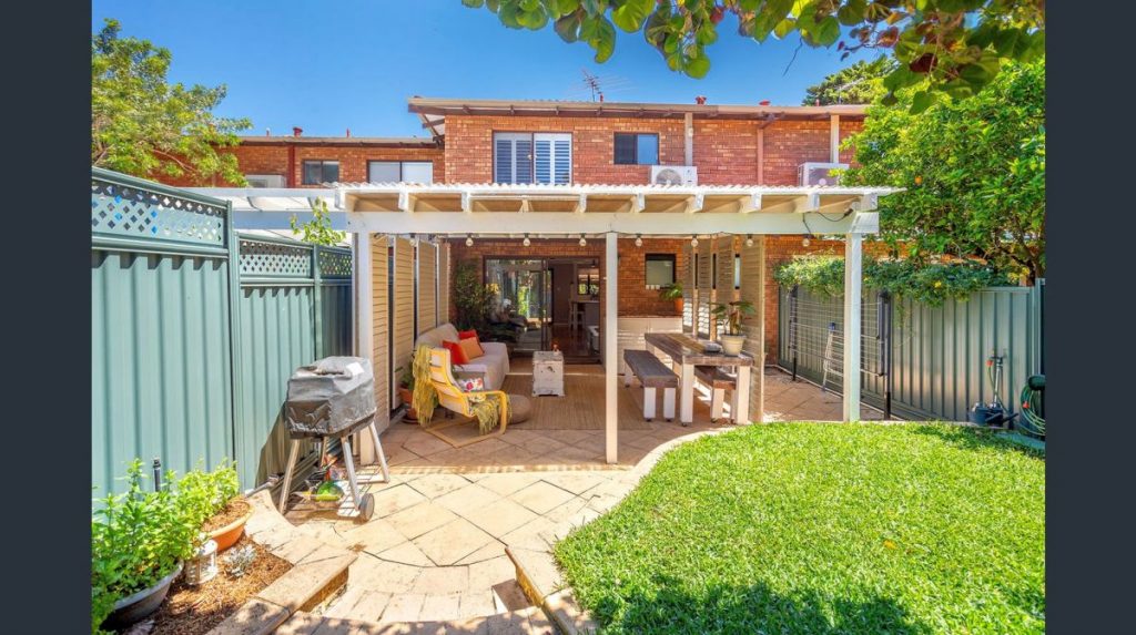 Total renovation of townhouse back garden and patio after