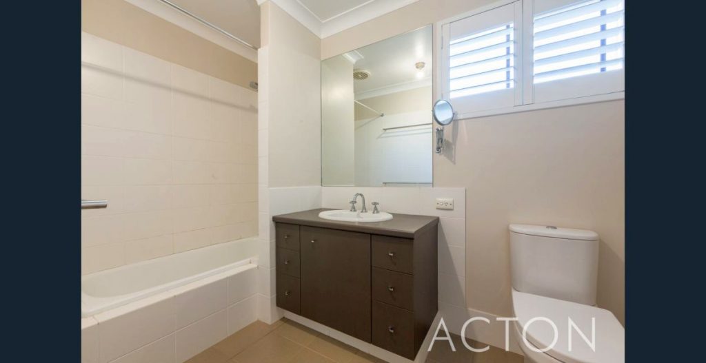 Upstairs bathroom before