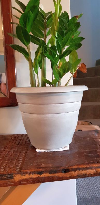 Plastic pots made to look so different with chalk paint