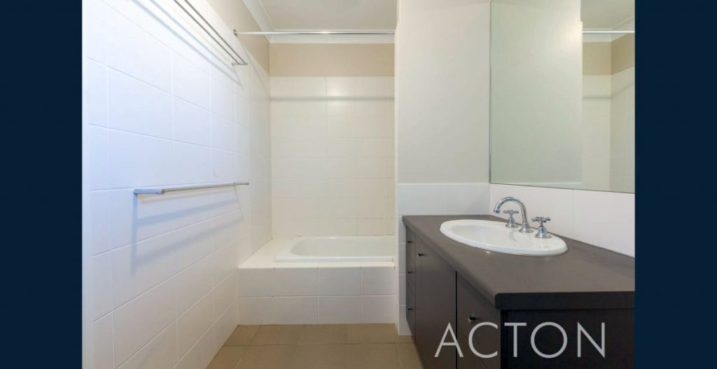 Upstairs bathroom before