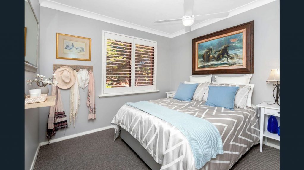Total renovation of townhouse second bedroom after