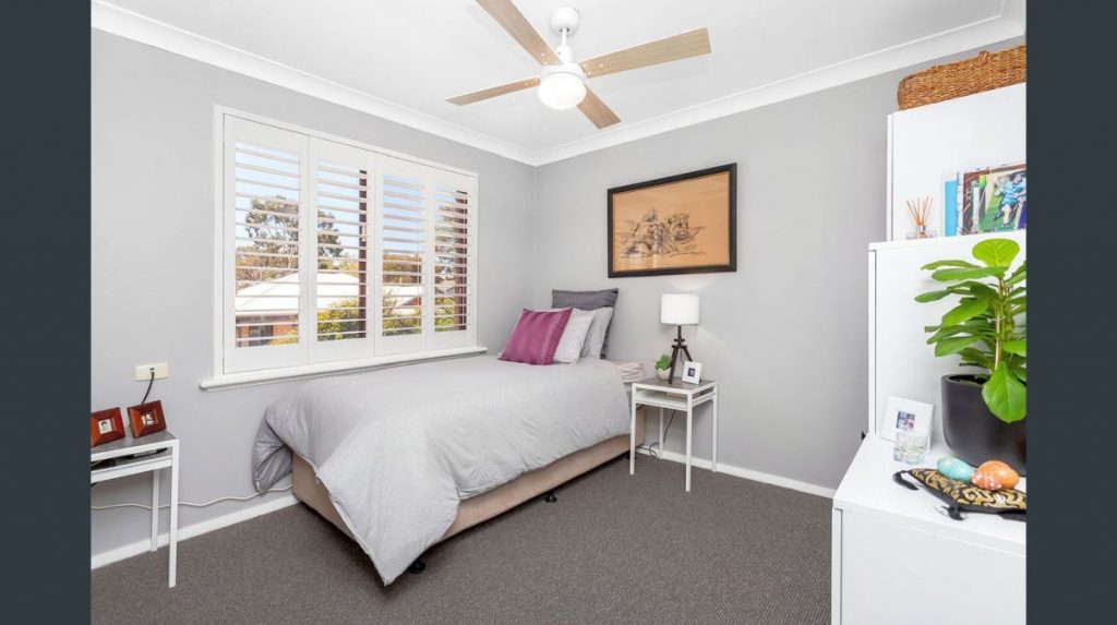 Total renovation of townhouse third bedroom after