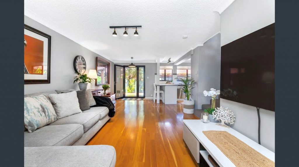 Total renovation of townhouse lounge and entrance after