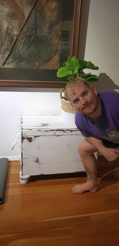 Teak kist refreshed with chalk paint + photo bomber