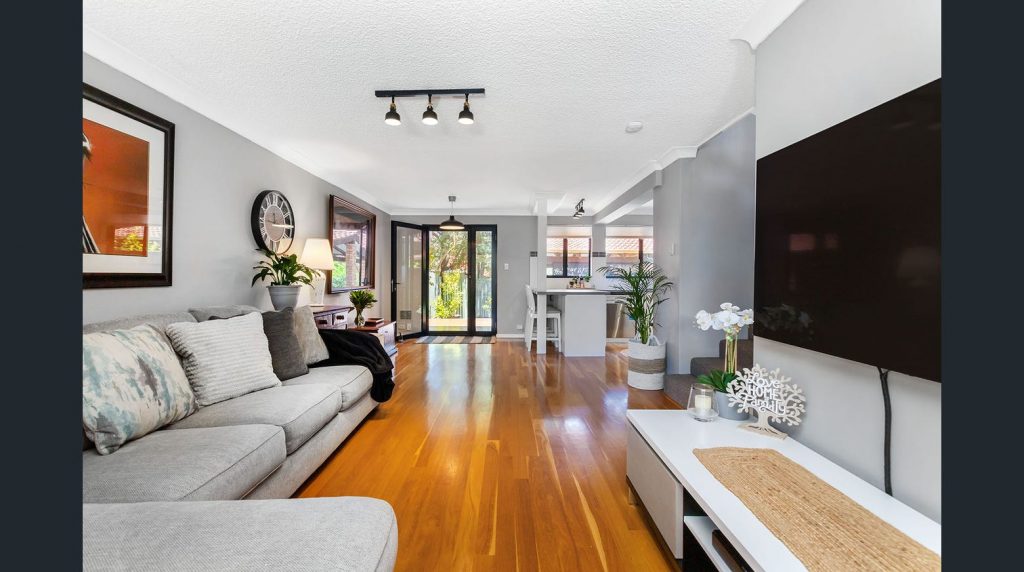 Total renovation of townhouse lounge and entrance after