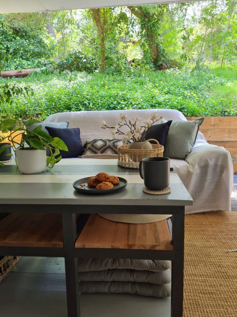 Coffee table renovation with grey paint